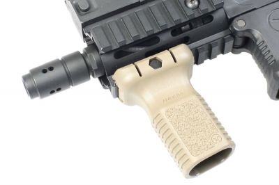 Ares Vertical Grip for RIS (Dark Earth) - Detail Image 4 © Copyright Zero One Airsoft