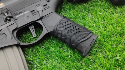 ZO Rubber Grip Sleeve for Pistols & Rifles (Black) - Detail Image 4 © Copyright Zero One Airsoft