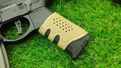 ZO Rubber Grip Sleeve for Pistols & Rifles (Tan) - Detail Image 3 © Copyright Zero One Airsoft