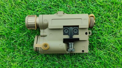 ZO PEQ15 Weapon Light with Red Laser (Tan) - Detail Image 3 © Copyright Zero One Airsoft
