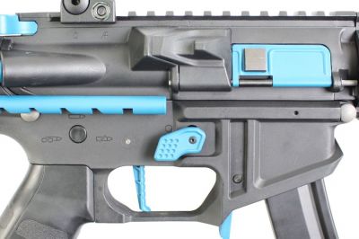 King Arms AEG PDW 9mm SBR Shorty (Black & Blue) - Limited Edition - Detail Image 4 © Copyright Zero One Airsoft