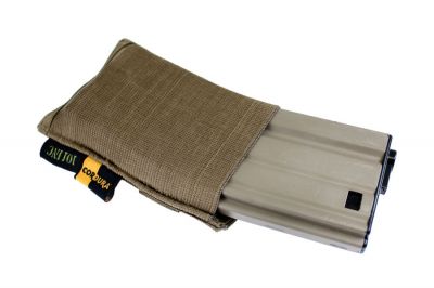101 Inc MOLLE Elastic Single M4 Mag Pouch (Coyote Tan) - Detail Image 3 © Copyright Zero One Airsoft