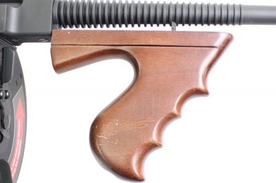 King Arms AEG M1928 Chicago (Real Wood) - Detail Image 3 © Copyright Zero One Airsoft