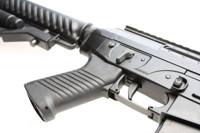 King Arms AEG SG556 Shorty RIS - Detail Image 5 © Copyright Zero One Airsoft