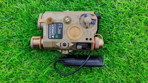 ZO LA-5C UHP Weapon Light with Green/Red Lasers (Tan) - © Copyright Zero One Airsoft