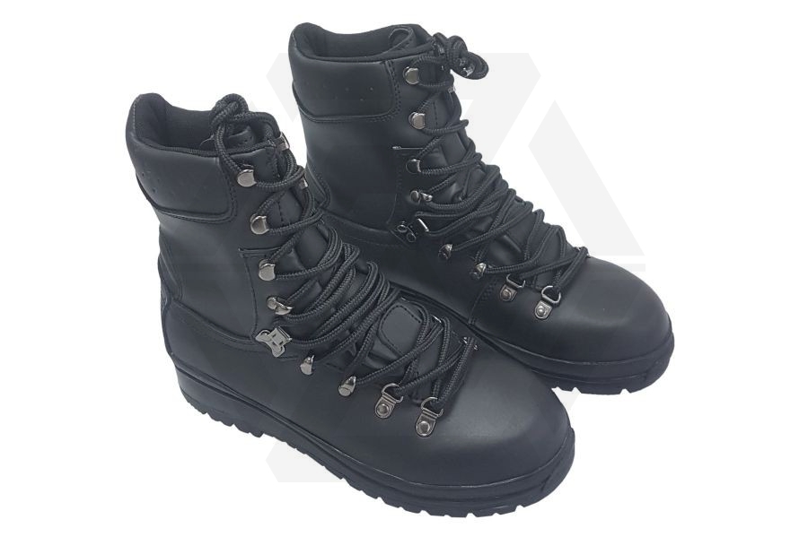 Highlander Waterproof Leather Elite Forces Boots (Black) - Size 8 - Main Image © Copyright Zero One Airsoft